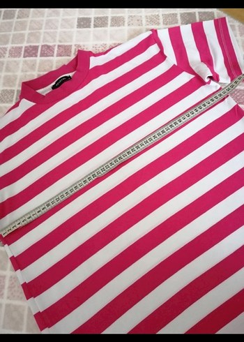 Dik yaka tişört - Görsel 3