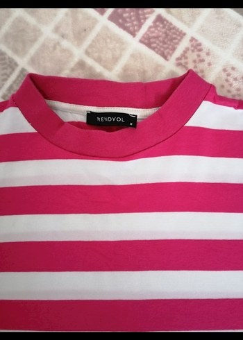 Dik yaka tişört - Görsel 2