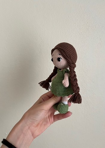 Amigurumi Bebek Yeşil Elbiseli Kahverengi Saçlı - Görsel 3