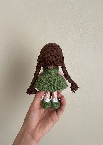 Amigurumi Bebek Yeşil Elbiseli Kahverengi Saçlı - Görsel 4