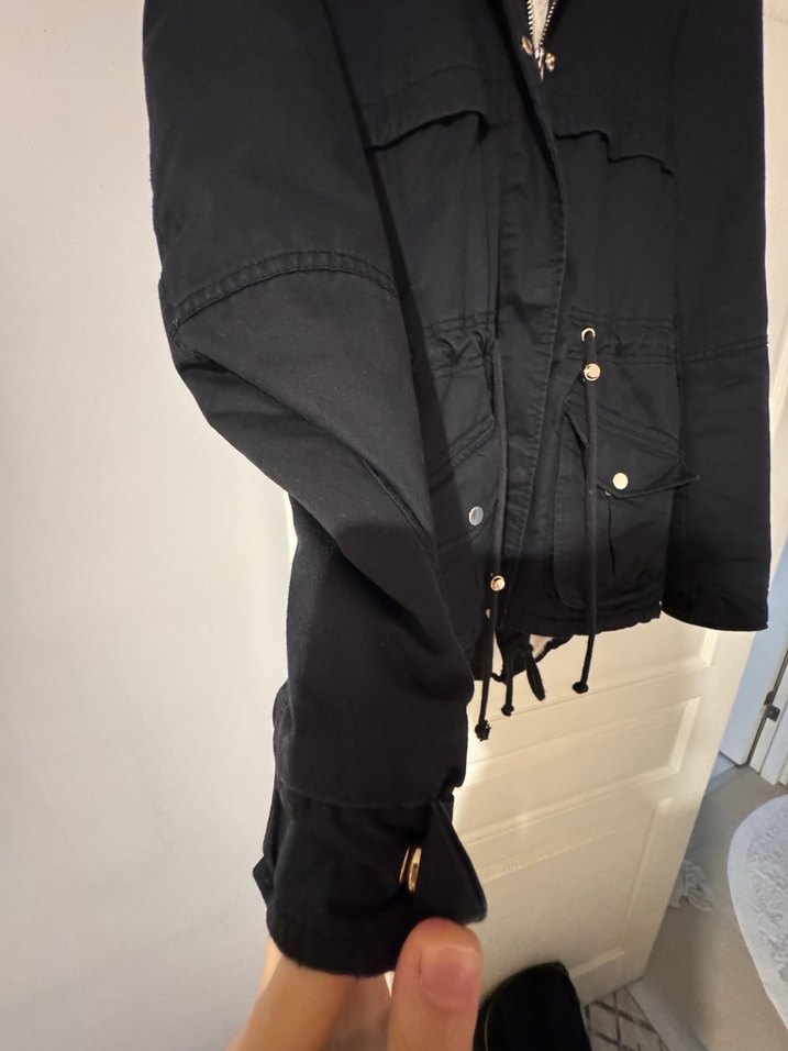 Orjinal H&M Kürklü Siyah Midi Kadın Parka - Görsel 2