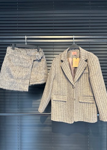 Düğmeli Bej Çizgili Kadın Oversize Ceket - Görsel 2