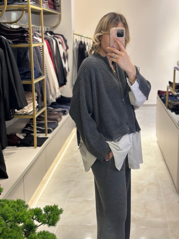 Gri Yüksek Yakalı Triko Takım - Görsel 2