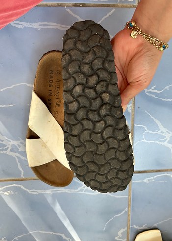 Beyaz Tokalı Erkek Terlik - Görsel 2