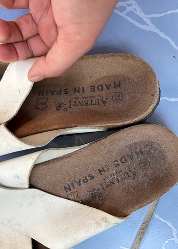 Beyaz Tokalı Erkek Terlik - Görsel 3