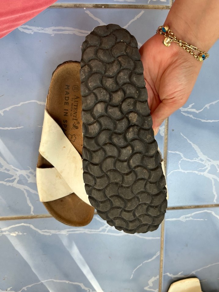 Beyaz Tokalı Erkek Terlik - Görsel 2