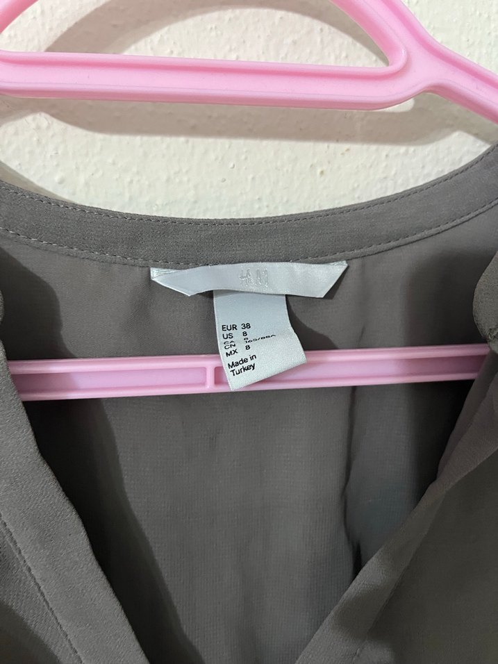 Gri V Yaka Midi Elbise, Fırfırlı, Uzun Kollu - Görsel 3