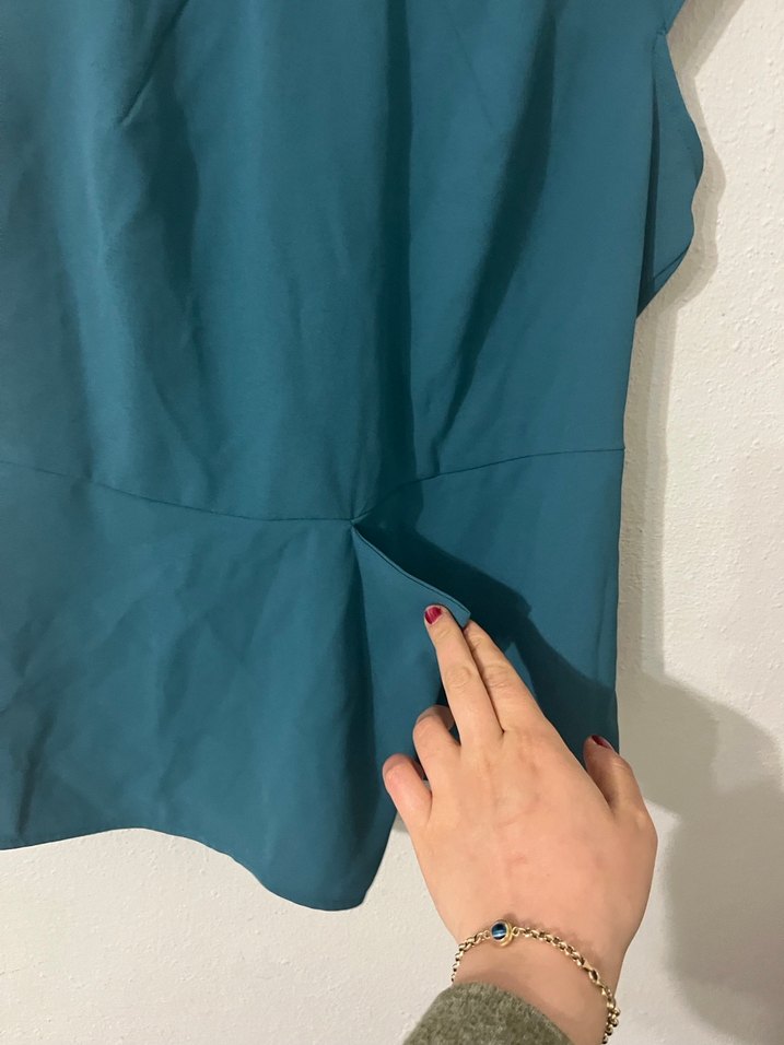 Kemerli V Yakalı Kolsuz Mavi Bluz - Görsel 2