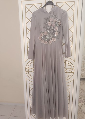 Uzun Kollu Gri Nakışlı Uzun Abiye Elbise - Görsel 2