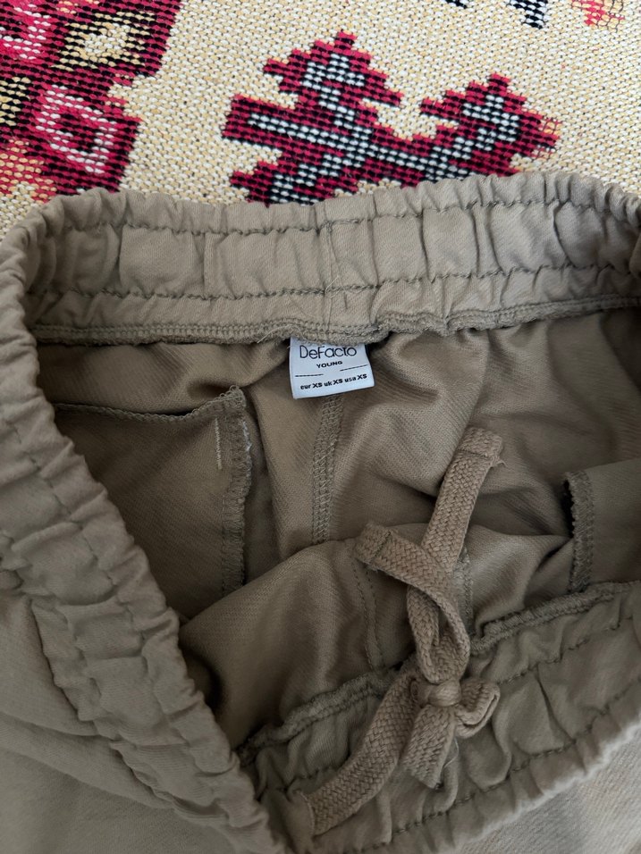 Pamuklu Rahat Gri Bej Mini Şort - Görsel 2