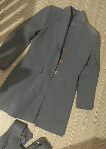 Gri kadın takım elbise - Görsel 2