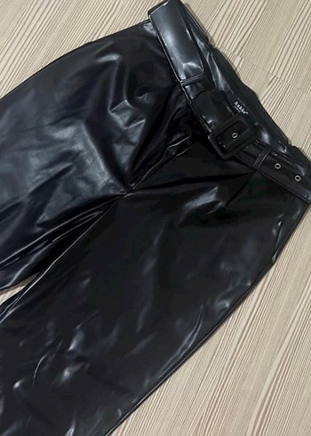 Kadın Siyah Deri Kemerli Pantolon - Görsel 2