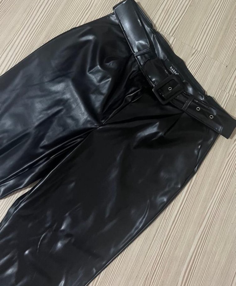 Kadın Siyah Deri Kemerli Pantolon - Görsel 2