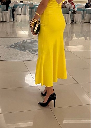 Sarı Uzun Drapeli Kadın Abiye Elbise - Görsel 3