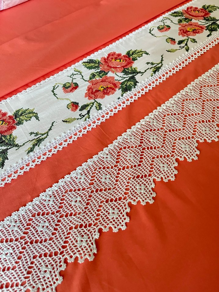 Nakışlı Pembe Yatak Örtüsü - Görsel 2