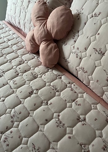 Nakışlı Pudra Pembe Yatak Örtüsü - Görsel 2