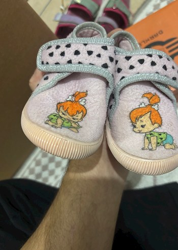 Kız Çocuk Pembe Desenli Polar Terlik - Görsel 2