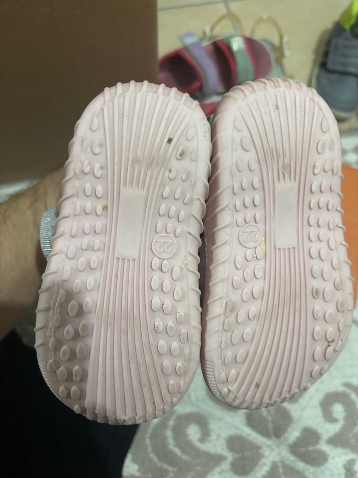 Kız Çocuk Pembe Desenli Polar Terlik - Görsel 4