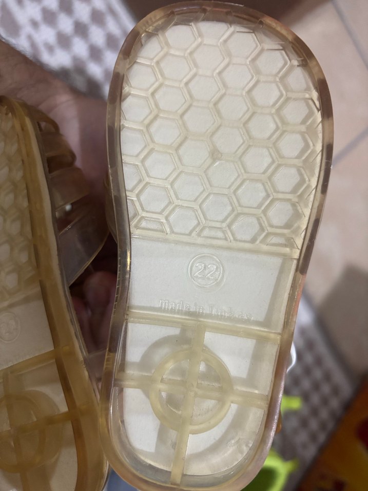 Kemerli Erkek Çocuk Şeffaf sandalet - Görsel 3