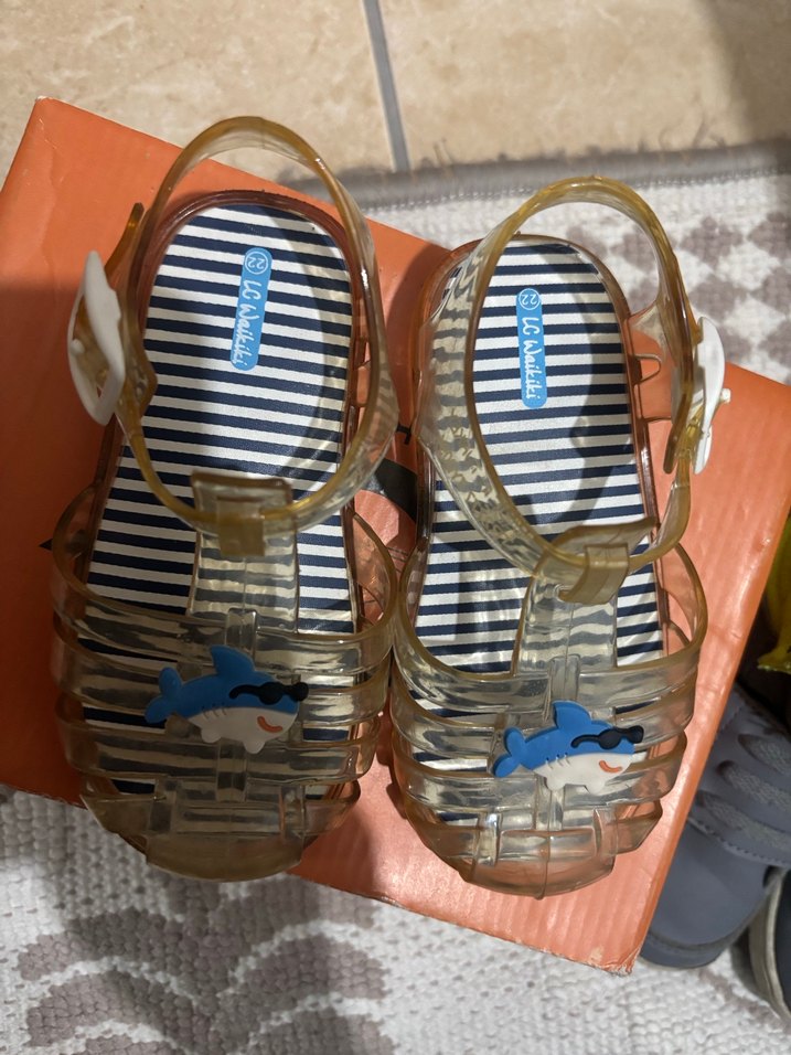 Kemerli Erkek Çocuk Şeffaf sandalet - Görsel 2