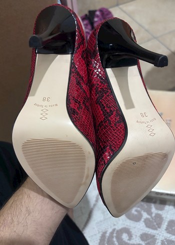 Kırmızı Yılan Desenli Yüksek Topuklu Stiletto - Görsel 3
