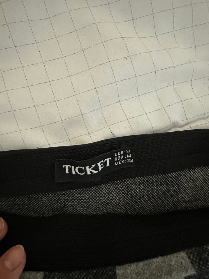 Siyah beyaz kareli etek - Görsel 2