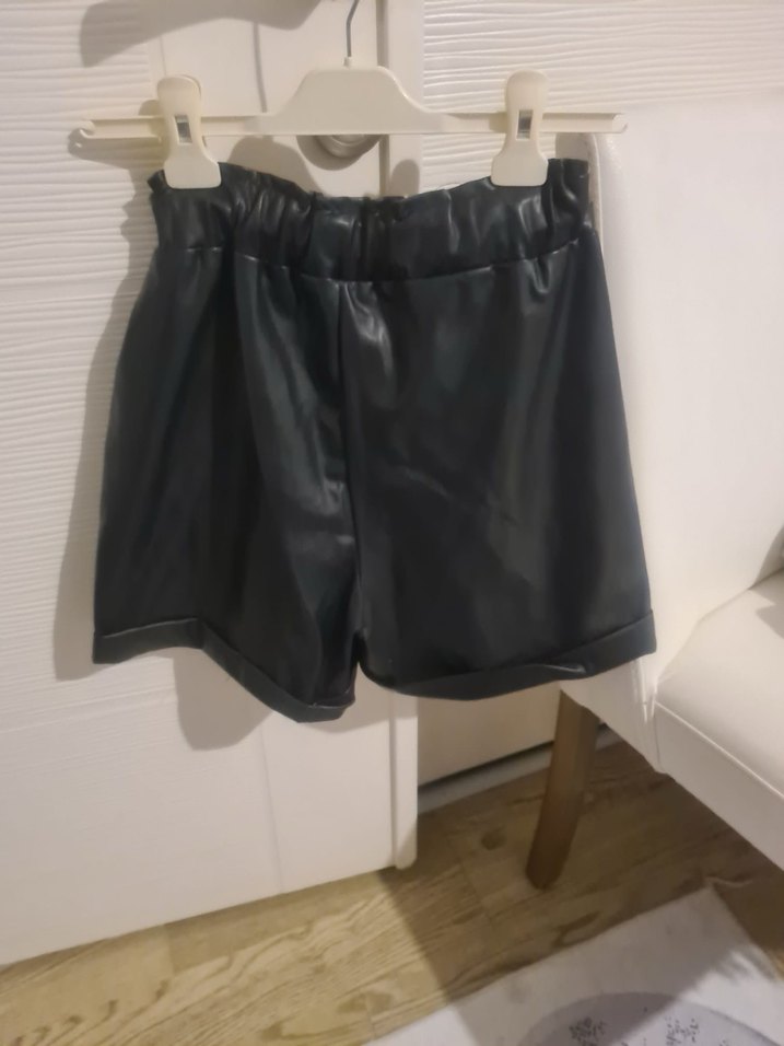 Kadın Siyah Deri Mini Şort Orjinal deri - Görsel 2
