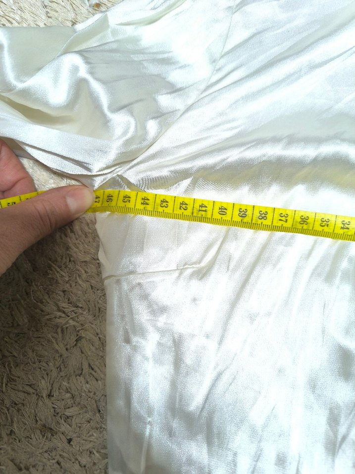 Düğmeli Beyaz Keten Uzun Kollu Kadın Gömlek - Görsel 4