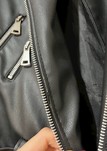 Kadın Siyah Kemerli Kısa Deri Ceket - Görsel 5