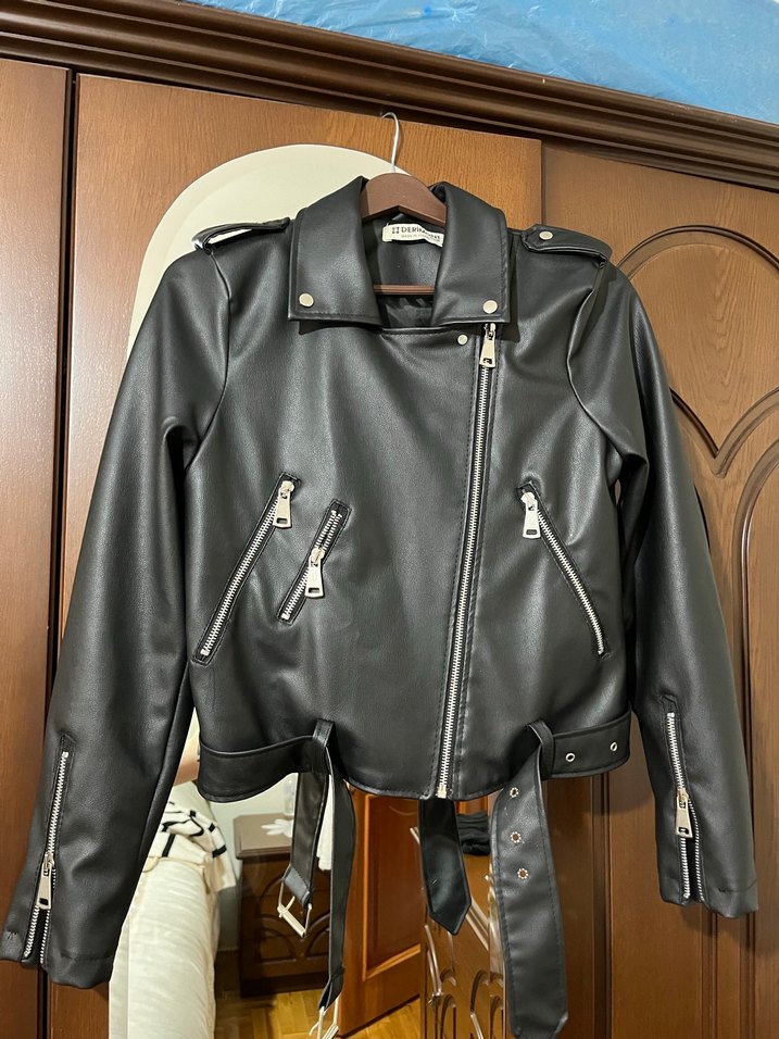 Kadın Siyah Kemerli Kısa Deri Ceket - Görsel 3