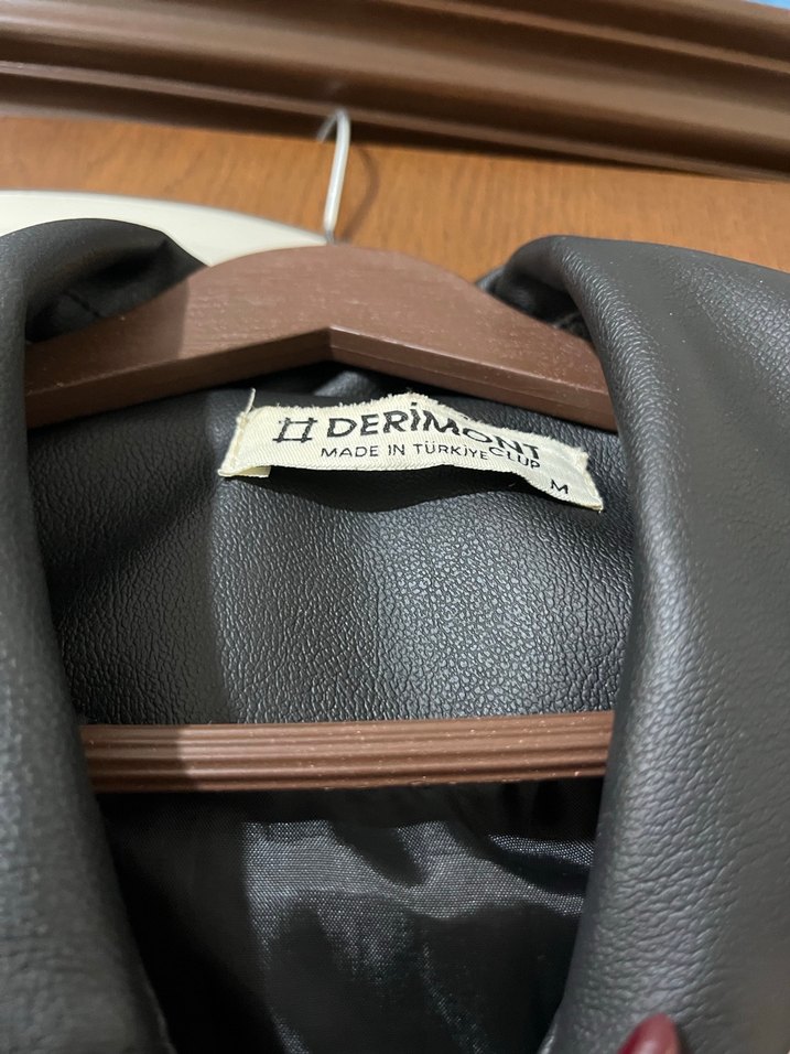 Kadın Siyah Kemerli Kısa Deri Ceket - Görsel 4