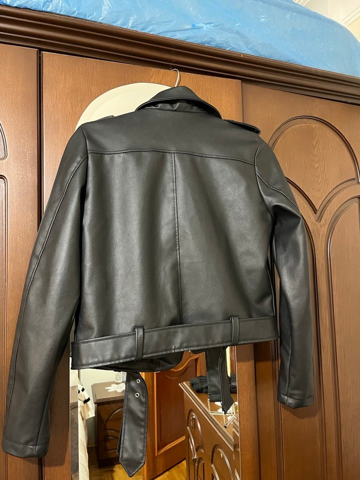 Kadın Siyah Kemerli Kısa Deri Ceket - Görsel 2