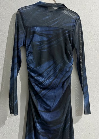 Uzun Drapeli Mavi Batik Desenli Elbise - Görsel 2