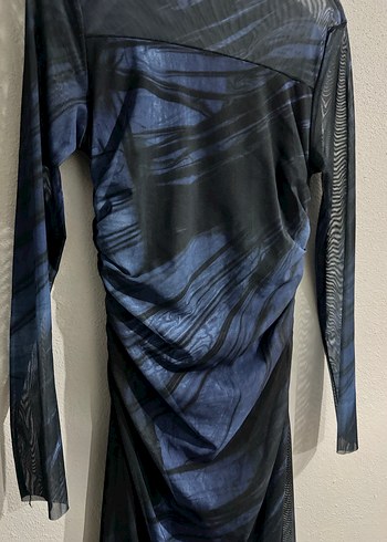 Uzun Drapeli Mavi Batik Desenli Elbise - Görsel 3