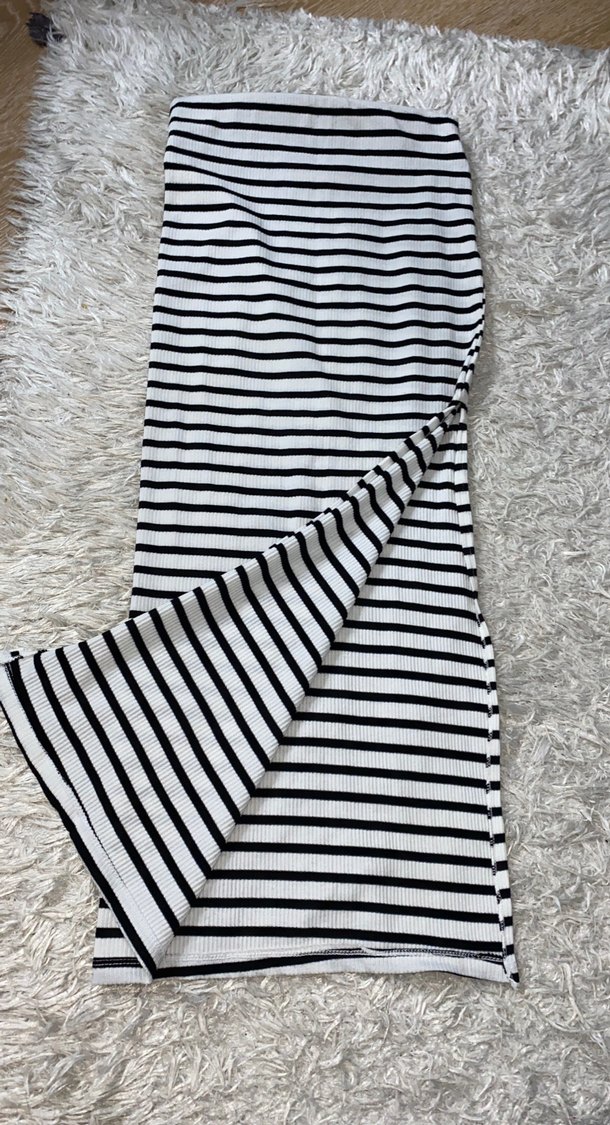 Uzun yırtmaçlı etek - Görsel 2