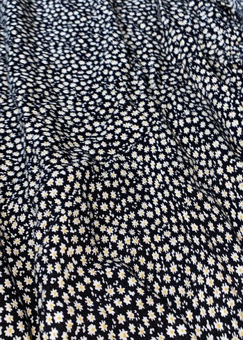 Papatya desenli yırtmaçlı midi etek - Görsel 2