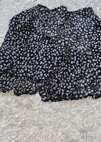 Çiçek Desenli Şort Etek - Görsel 2