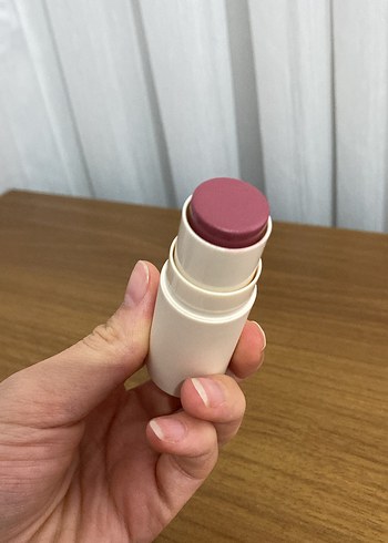 Farmasi Bej Renkli Ruj - Görsel 2