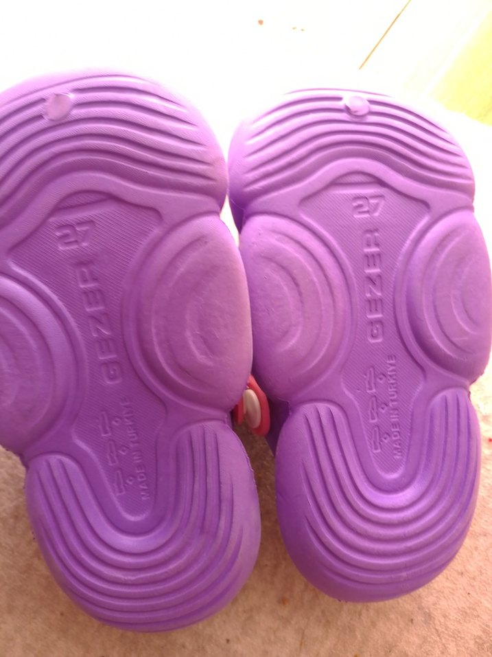 Mor Gezer Kız Terliği, Renkli Baskılı, Tokalı - Görsel 3