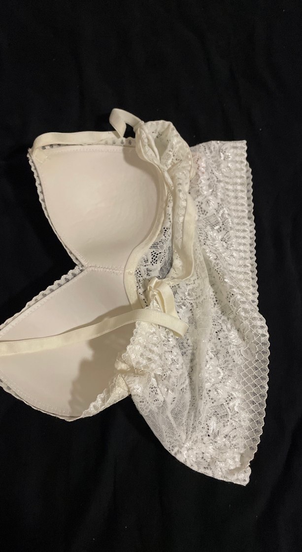 Dantel Detaylı Beyaz Straplez Büstiyer - Görsel 3