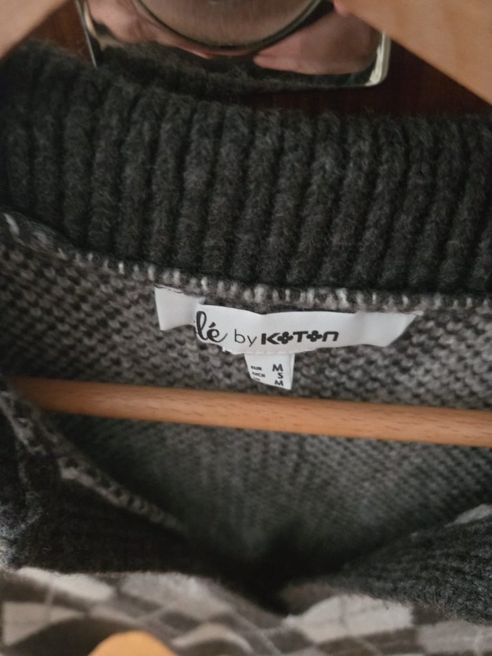 Koton Gri Ekose Desenli V Yaka Triko Süveter - Görsel 3