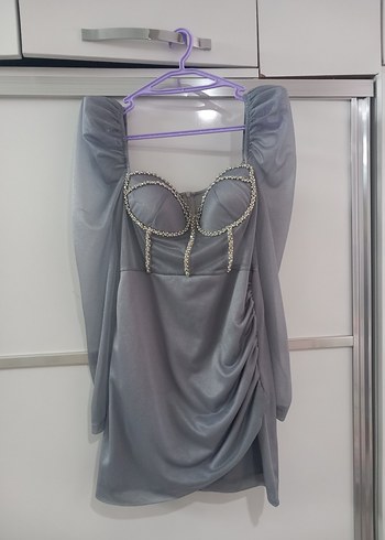 Gri kristal taşlı kısa gece elbisesi - Görsel 3