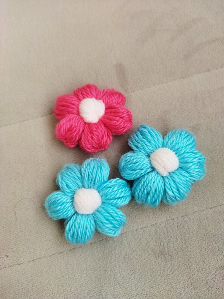 Renkli Örgü Çiçekli motifler  10 tanesi 80 lira - Görsel 4
