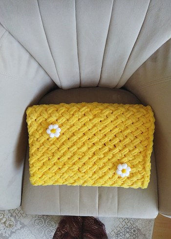 Sarı Nakışlı Örgü Çocuk Battaniyesi - Görsel 5