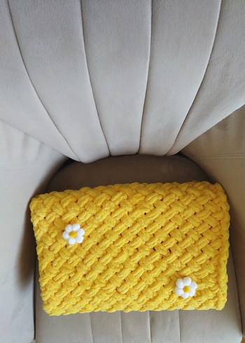 Sarı Nakışlı Örgü Çocuk Battaniyesi - Görsel 3