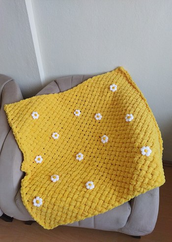 Sarı Nakışlı Örgü Çocuk Battaniyesi - Görsel 2