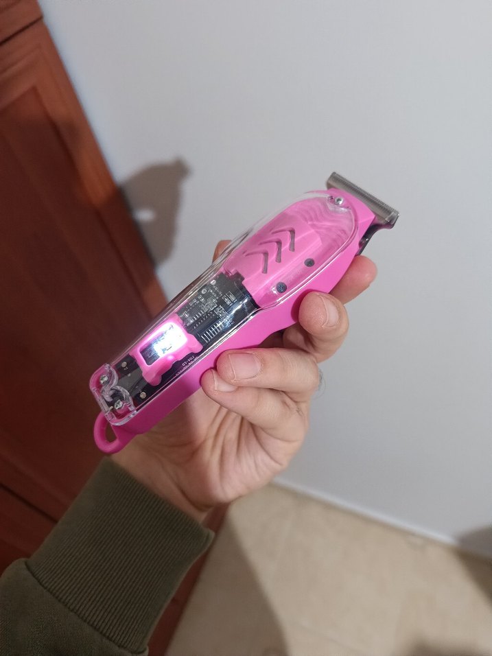 Pembe Renkli Saç Kesme Makinesi - Görsel 2