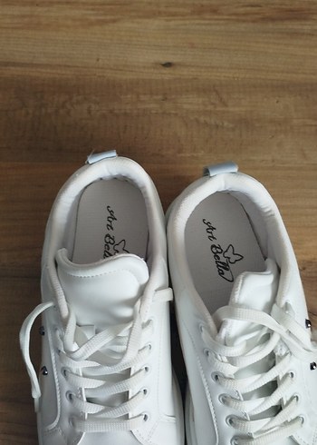 Beyaz Minimalist Spor Kadın Spor Ayakkabı - Görsel 3