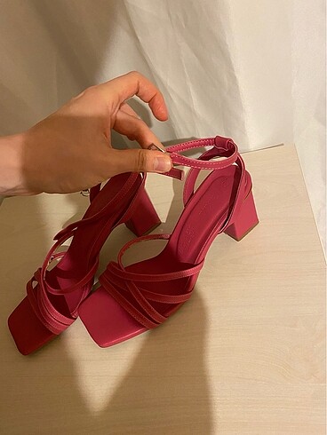 Zara Pembe topuklu