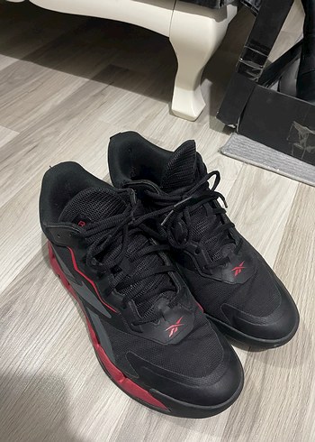 Reebok Kirmizi Siyah Bagcikli Basketbol Ayakkabisi